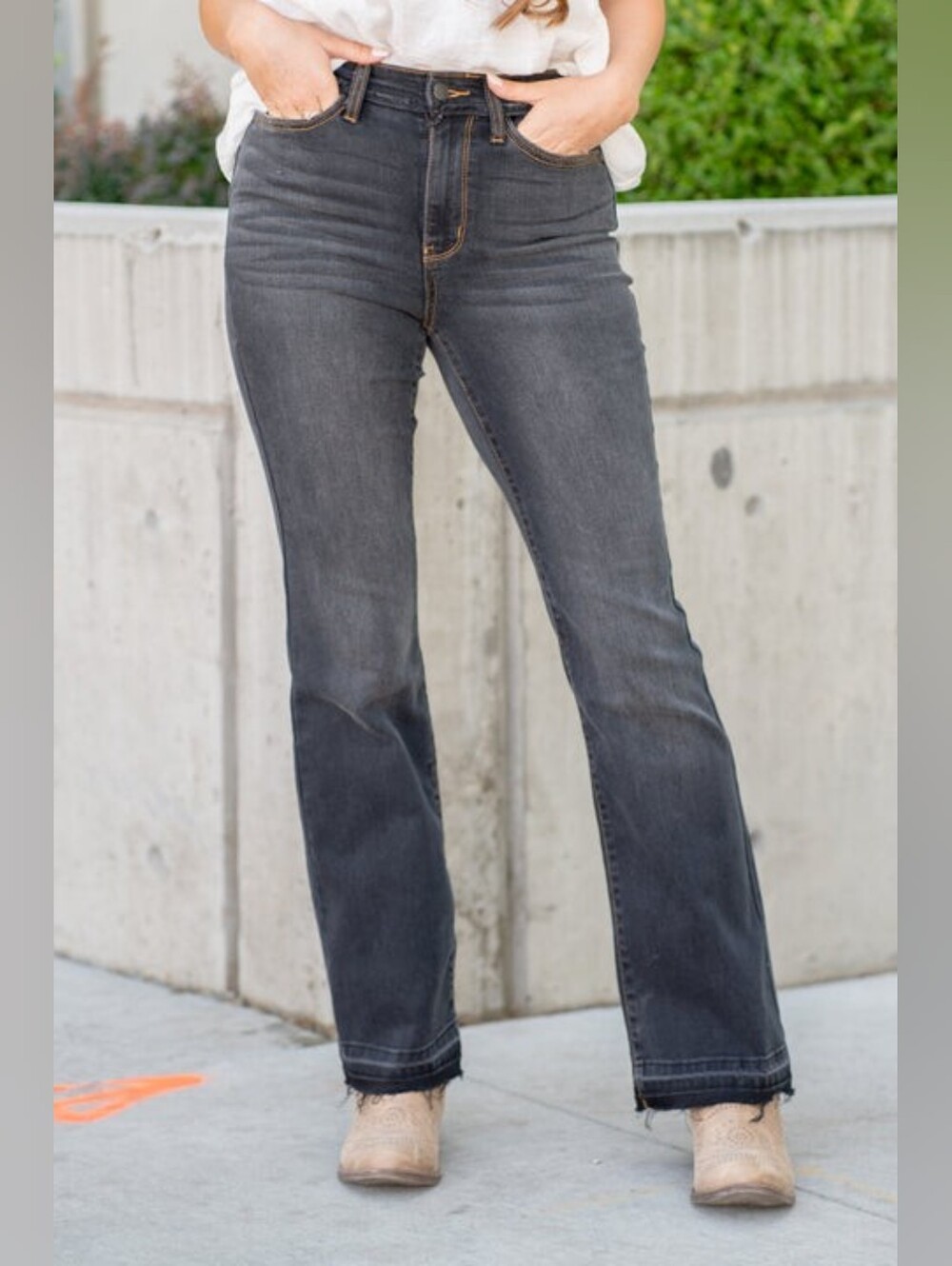Judy Blue Slim Boot Cut Black Jeans • 11/30
